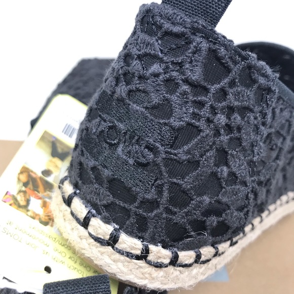 TOMS Lace Alpargata, sizes 8.5 & 10 only - Picture 3 of 8